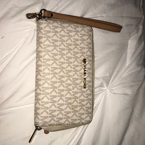micheal kor’s wallet